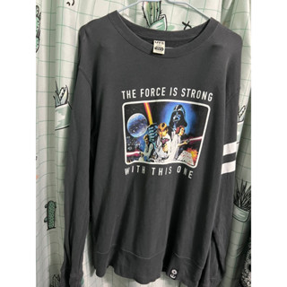 เสื้อแขนยาวยูนิโคล่ ลายสตาร์วอล์ มือสอง