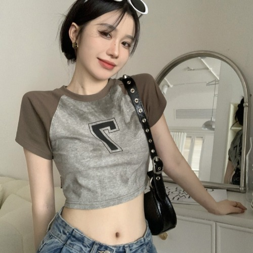 เสื้อเชิ้ตแขนสั้น เสื้อยืด แมทช์ง่ายสุดๆ กรีนอักษร สไตส์วินเทจ #2282