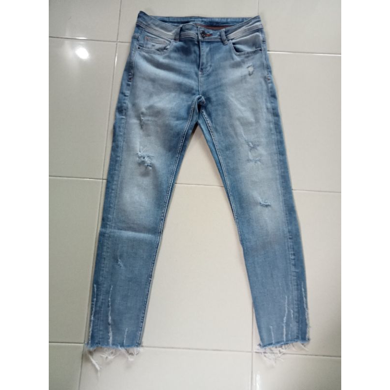 Zara..กางเกงยีนส์..Eur38.