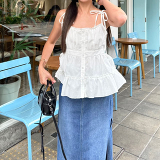 น้องสายเดี่ยวผูกโบว์ตรงแขน และหลัง
