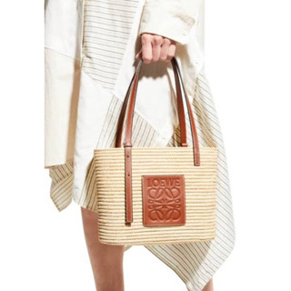 Loewe Small Square Basket bag in raffia and calfskin(Ori)เทพ 📌size 27x20x10 cm. 📌สินค้าจริงตามรูป งานสวยงาม หนังแท้💯