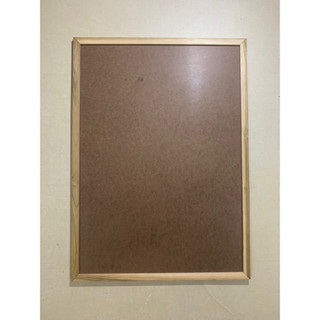 กรอบรูปสีธรรมชาติ(ลงแลกเกอร์ด้าน)ขนาดใส่รูป A-2(42*59.4cm)ไม่มีกระจก