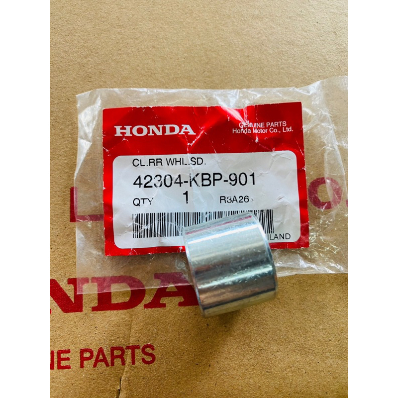 (แท้ศูนย์) บูชล้อหลัง บูชดุมล้อหลัง ฝั่งซ้าย DASH LS แดช แอลเอส (42304-KBP-901)
