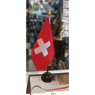 ธง SWITZERLAND สวิสเซอร์แลนด์ ธงตั้งโต๊ะ ขนาด 14×20cm เสาไม้ขนาด เส้นผ่านศูนย์กลาง 7.5cm สูง 35cm