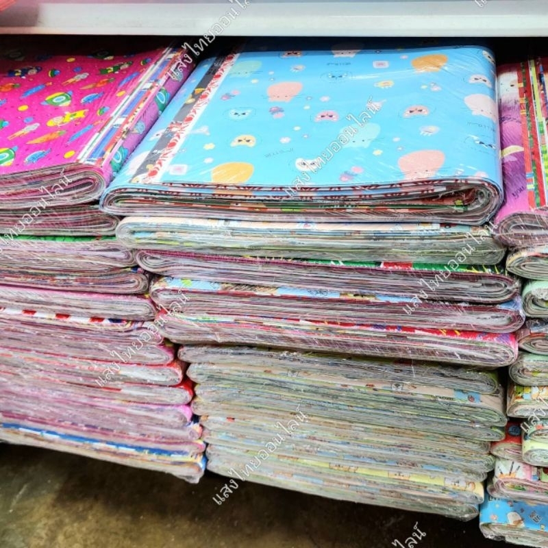 กระดาษห่อของขวัญ อาร์ตมันคละลาย (พับละ 100 แผ่น)