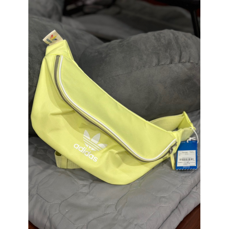 Adidas Waist Bag กระเป๋าคาดเอว สี lemon 🍋