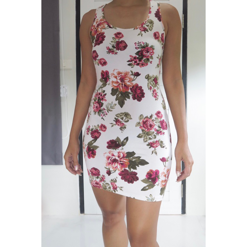 Live (ไลฟ์): 310-400 บาท