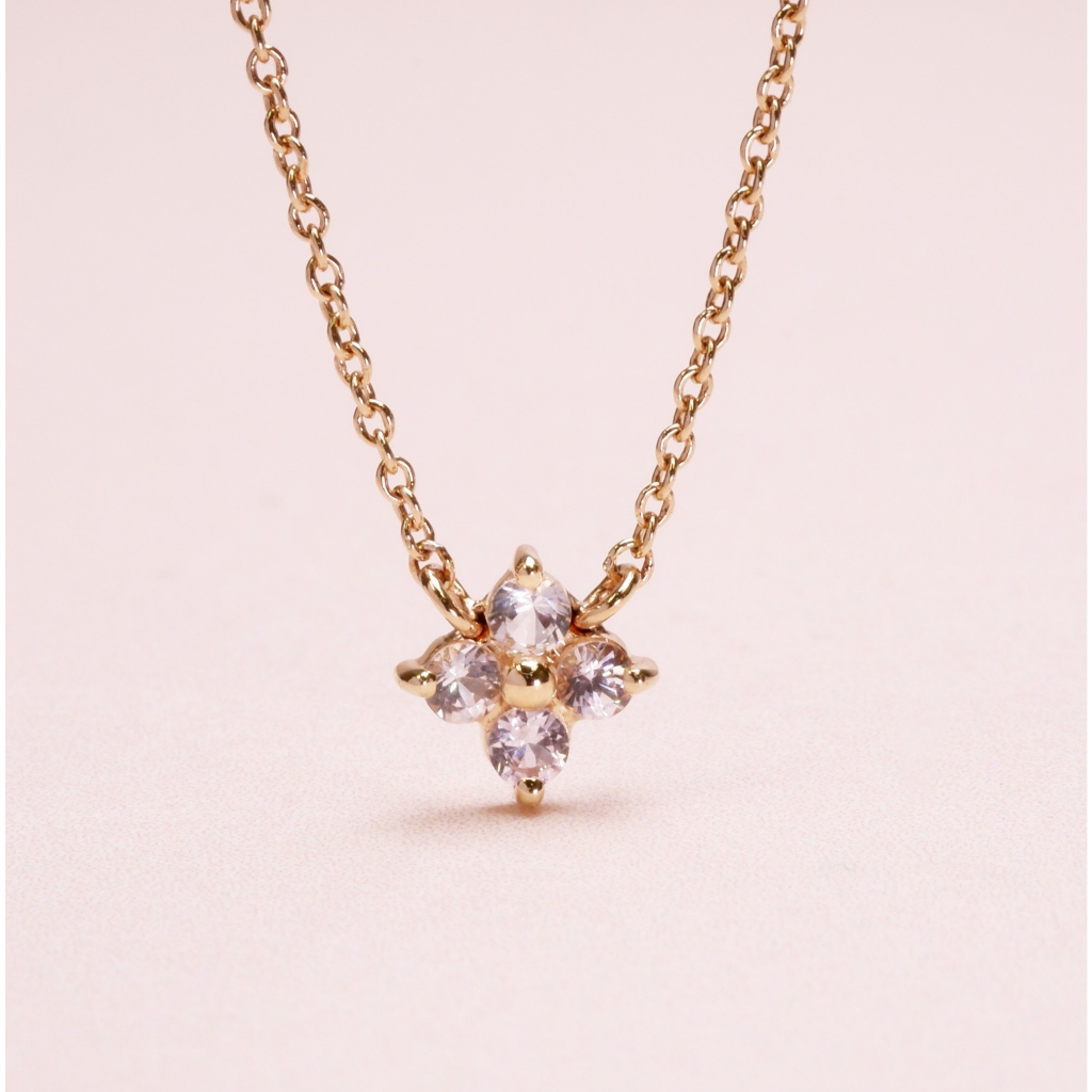 Grace Fine Jewelry สร้อยคอทองแท้ 9k ใบโคลเวอร์สุดคลาสสิค