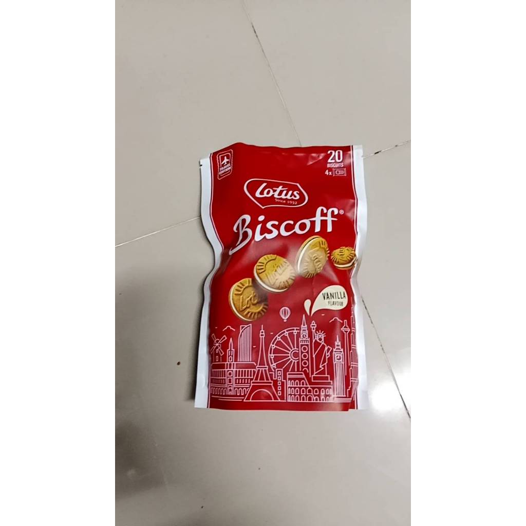 Lotus Biscoff Travel Edition 20 Biscuits Vanilla Flavour 1 ห่อ มี 4 ห่อเล็ก น้ำหนัก 200 กรัม Exp.17/