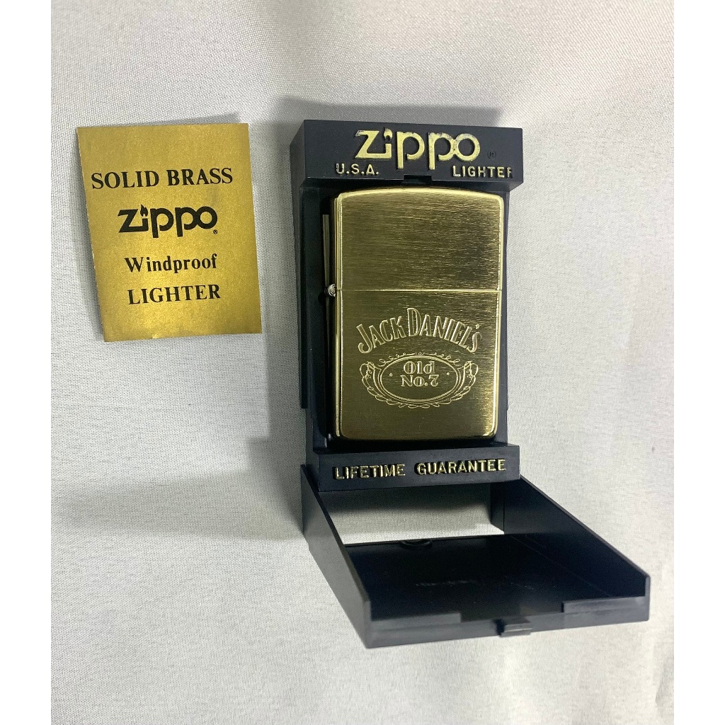 ซิปโป้ไฟแช็คกันลมทองเหลืองโบราณของแท้100%รุ่นJack Daniels ZippoผลิตในUSAรุ่น1932-1991เป็นรุ่นคลาสสิคหายากมือสองสภาพดี