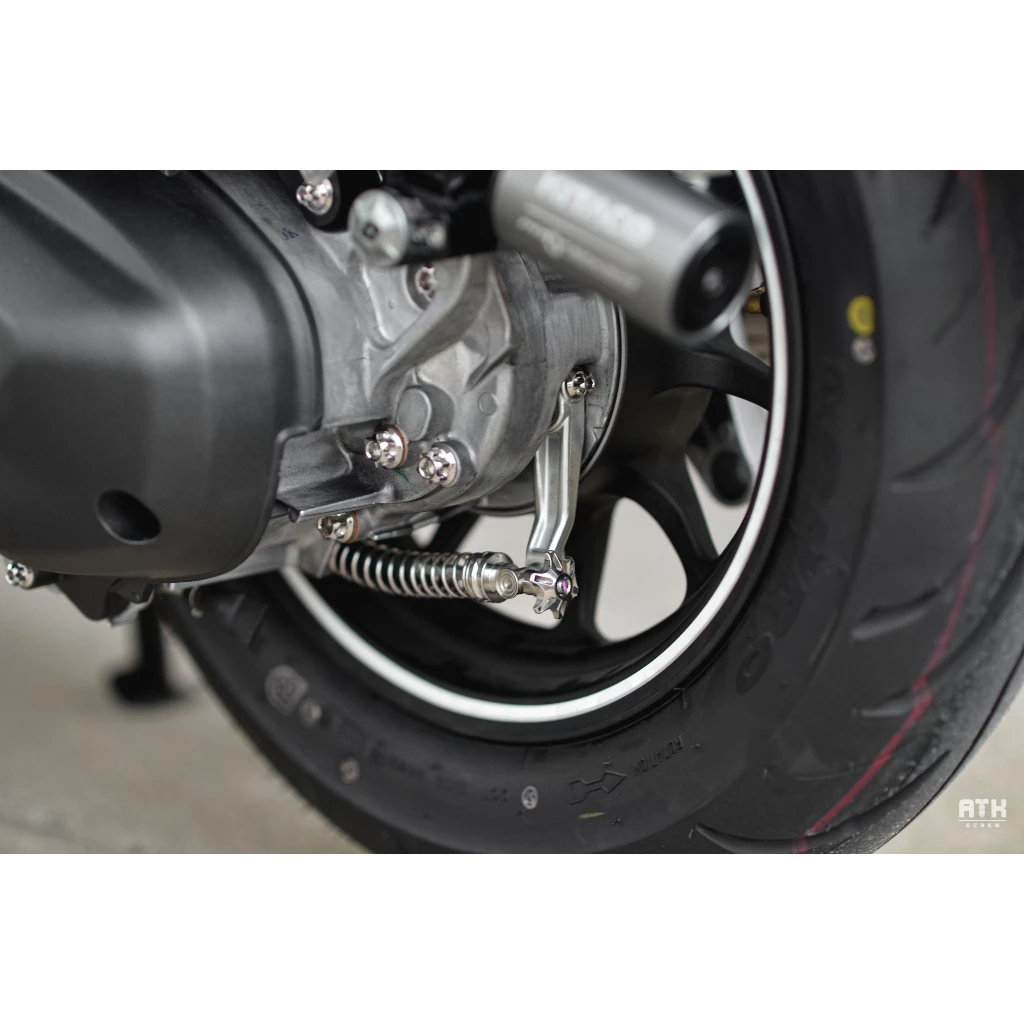 น็อตหัวเฟืองยึดมือลิง Honda Giorno 125 สีเลส thumbnail 6