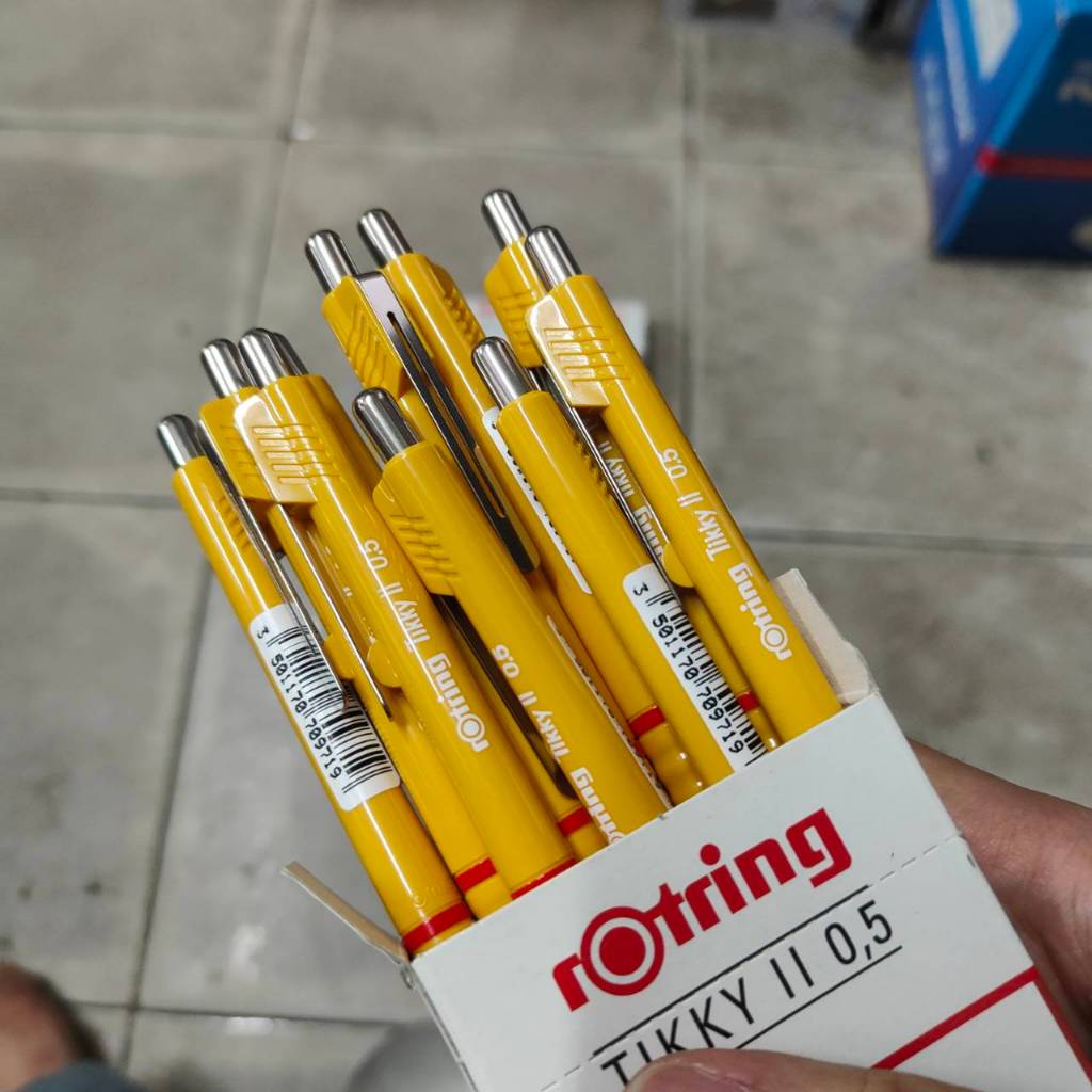 (สีมัสตาร์ด จะไม่มีของมาเติมอีกแล้วครับ)ดินสอกด Rotring Tikky 2 / Tikky ll รุ่นเก่า สภาพใหม่แกะกล่อง
