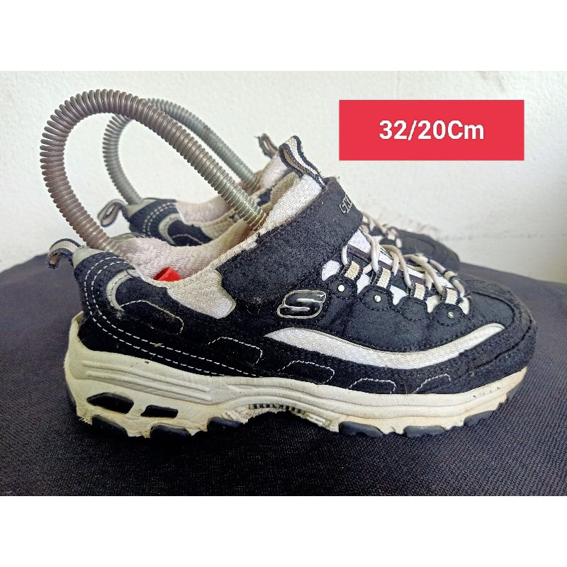 Skechers Size 32 ยาว 20 Cm  รองเท้ามือสอง  ผู้หญิง เท้าเล็ก แฟชั่น ลำลอง ทำงาน