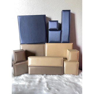พร้อมส่ง**กล่องแหวนเกรดพรีเมี่ยมสีทองใส่แหวนหมั้นงานแต่งเป็นของขวัญถ่ายจากงานจริง***รับสกรีนงานขั้นต่ำ200ชิ้น