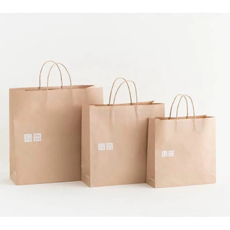 ถุงกระดาษUniqlo ของใหม่ไม่ผ่านการใช้งาน แท้จากช้อป(แพคใส่กล่องถุงไม่ยับ)