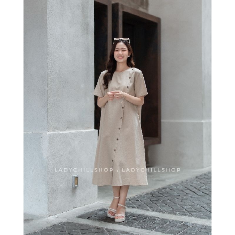 Molly Dress เดรสทรงเอแต่งกระดุม งานตัดที่ร้าน นางแบบใส่งานขายจริง Lydychillshop