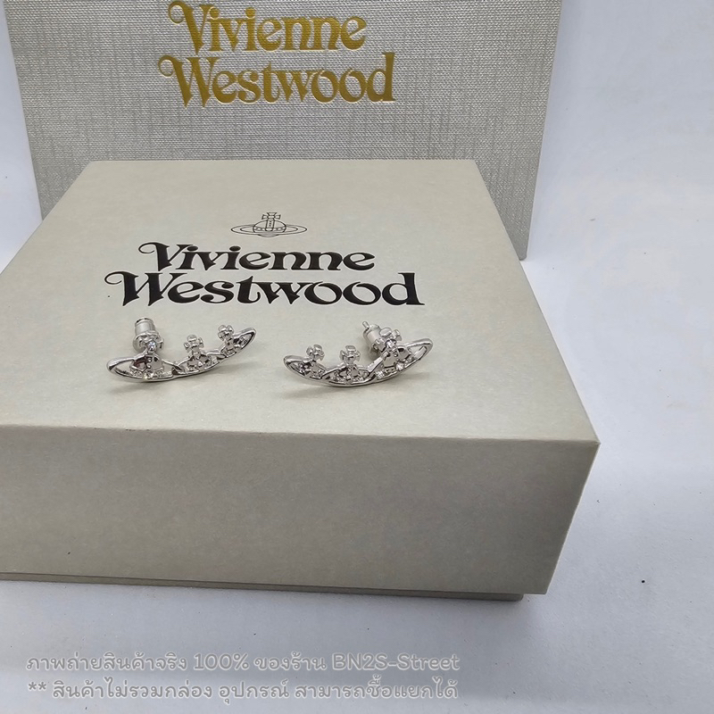 Vivienne Westwood Candy triple-stud earrings ต่างหูจี้ดาวเสาร์ 3 ลูก ทริปเปิ้ล งานสวยอะไหล่ทอง ชนช๊อป พร้อมส่ง