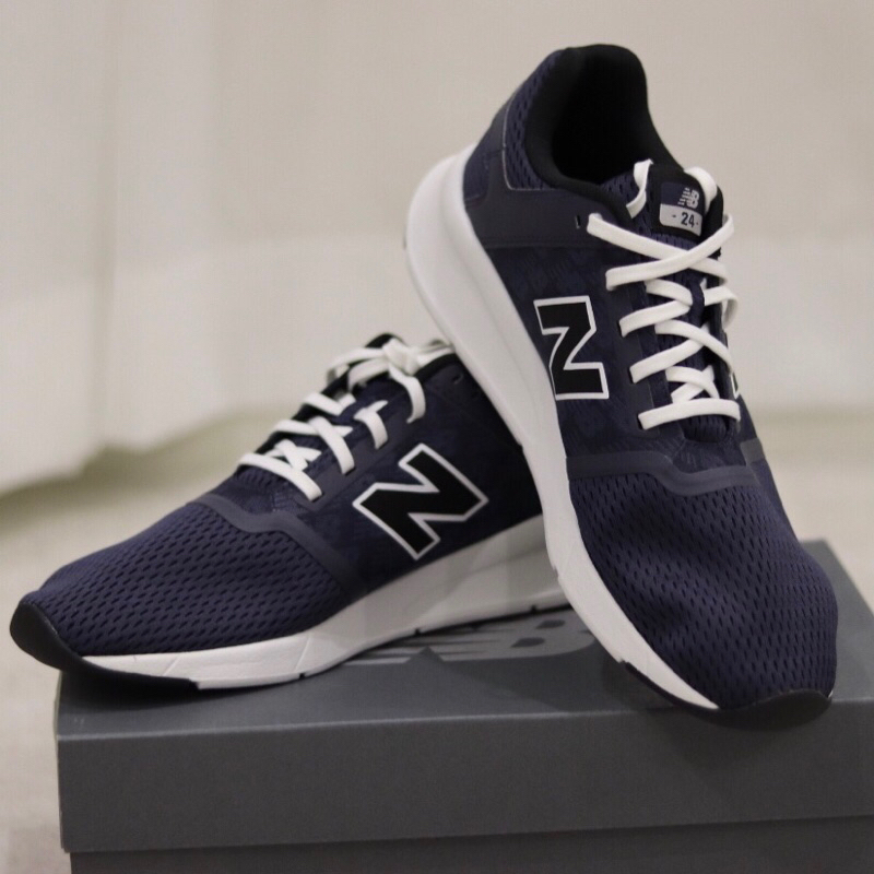 ส่งต่อ 🔖 รองเท้าผ้าใบ New Balance (NB 24) ของแท้ 💯% ของใหม่ไม่เคยใส่