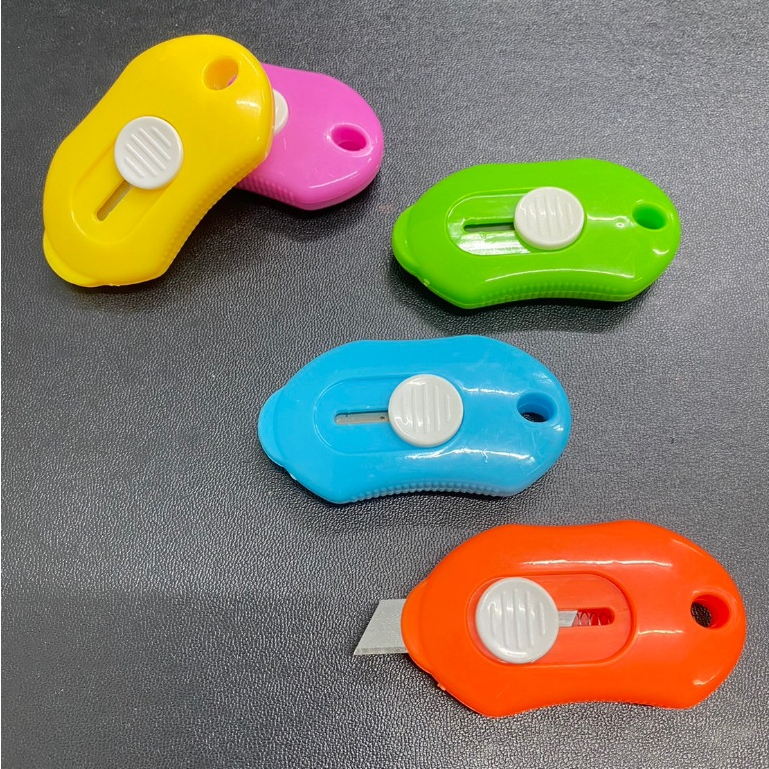 🌈คัตเตอร์จิ๋ว (คละแบบ/คละสี) มีดตัดกระดาษ DIY เครื่องเขียนและอุปกรณ์สำนักงาน  /1633🌈 - รูปที่ 3