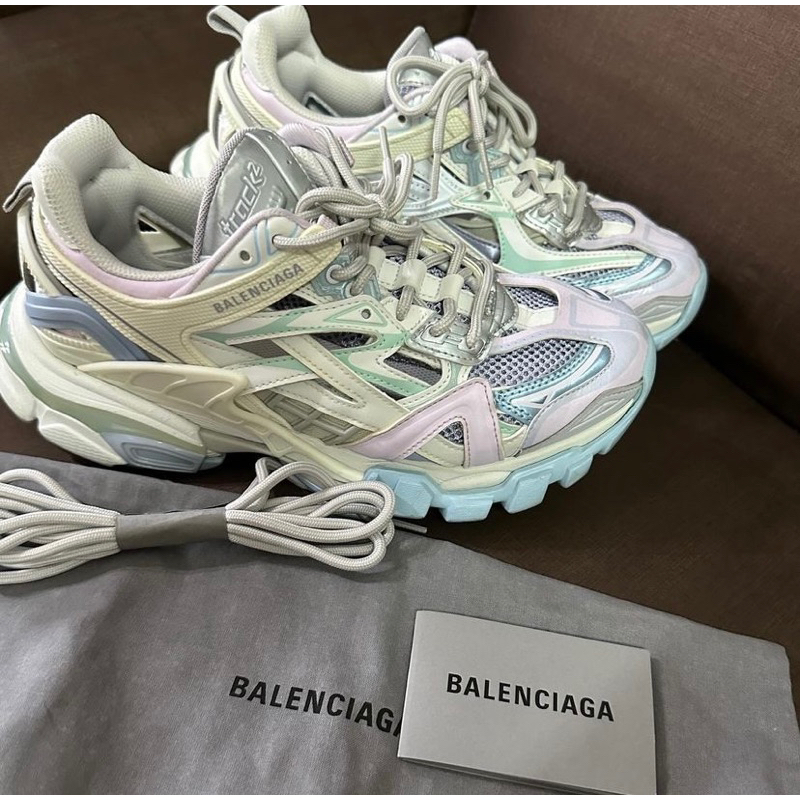 ❌❌sold❌❌used very like new size38(25cm)🌟🌟Balenciaga Track.2 Pastelใส่ไป2-3ครั้ง ปล่อยเท13900