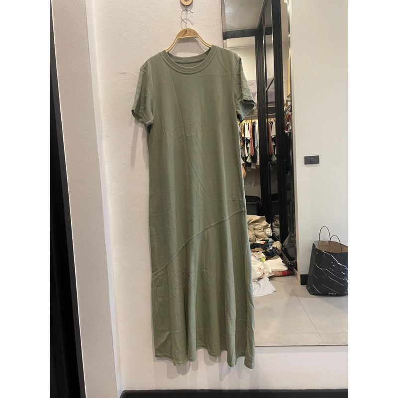 Uniqlo Jwa ใส่น้อยตัดป้าย