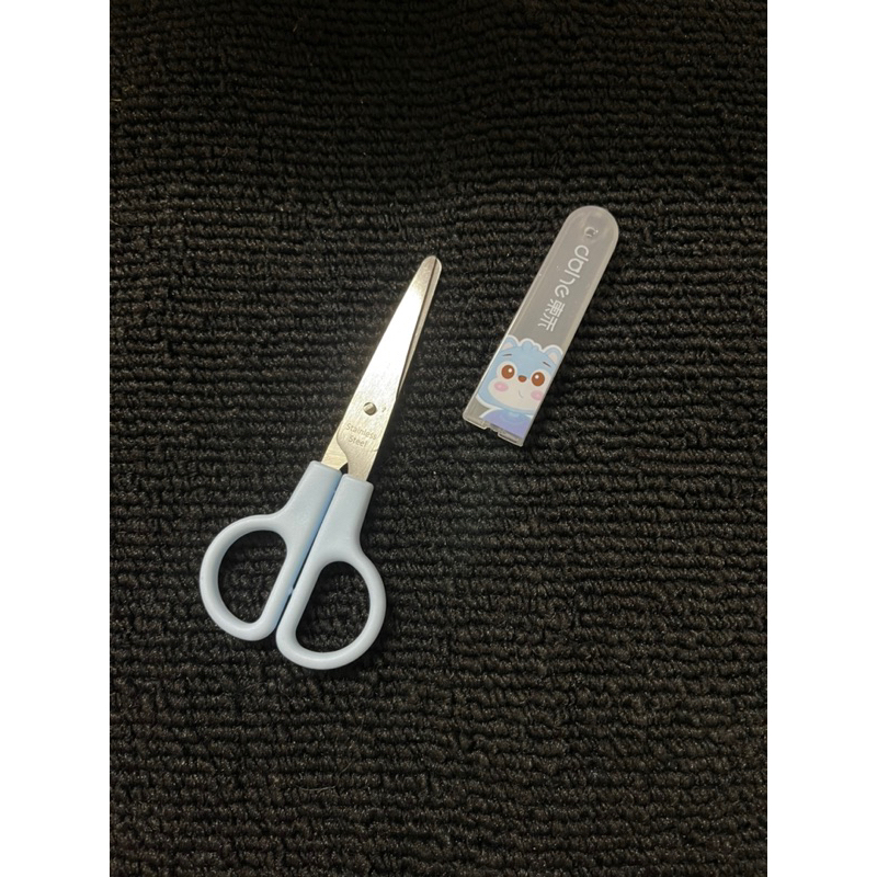 (1โหล/12อัน) กรรไกร ปลายมน มีปลอกพลาสติกแข็ง ลายน่ารัก - รูปที่ 2