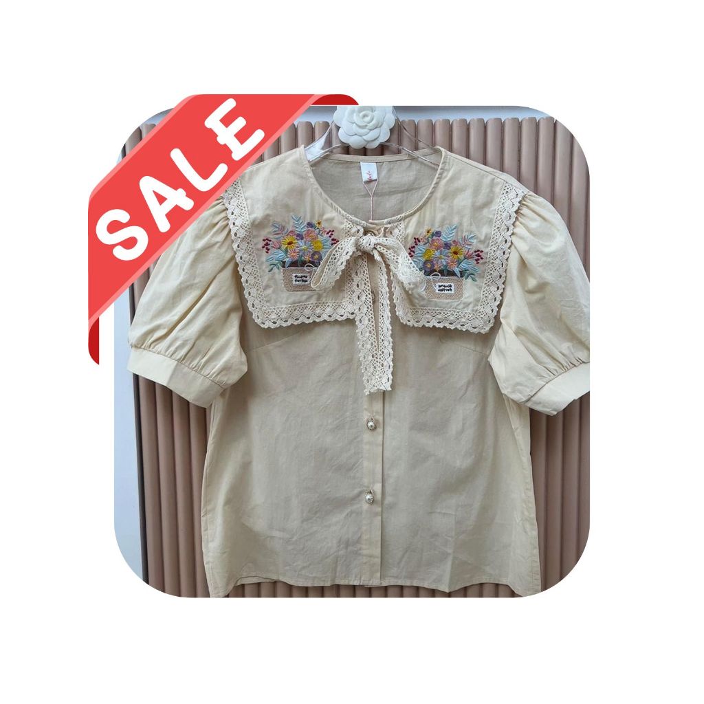 ‼️(🔥𝑺 𝑨 𝑳 𝑬 🔥)‼️ ♥️ALC♣️ งานปักสุดฮิต เสื้อแขนสั้น ปกแต่งระบาย พร้อมเชือกผูกที่คอเพิ่มความน่ารัก