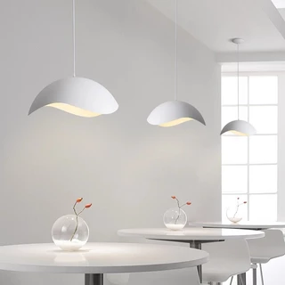 Ceiling lamp ร้านอาหารนอร์ดิกโคมระย้าที่ทันสมัยเรียบง่ายสร้างสรรค์จานบินโคมไฟเกาะออกแบบโต๊ะรับประทานอาหารบาร์คาเฟ่โคมไฟ