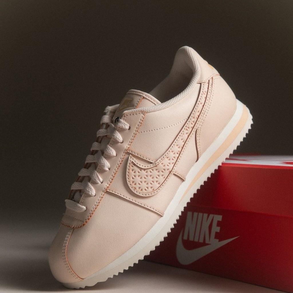 Nike ไนกี้ รองเท้าผ้าใบ รองเท้าแฟชั่น W Cortez World Make Mexico FN7665-838 (4300)