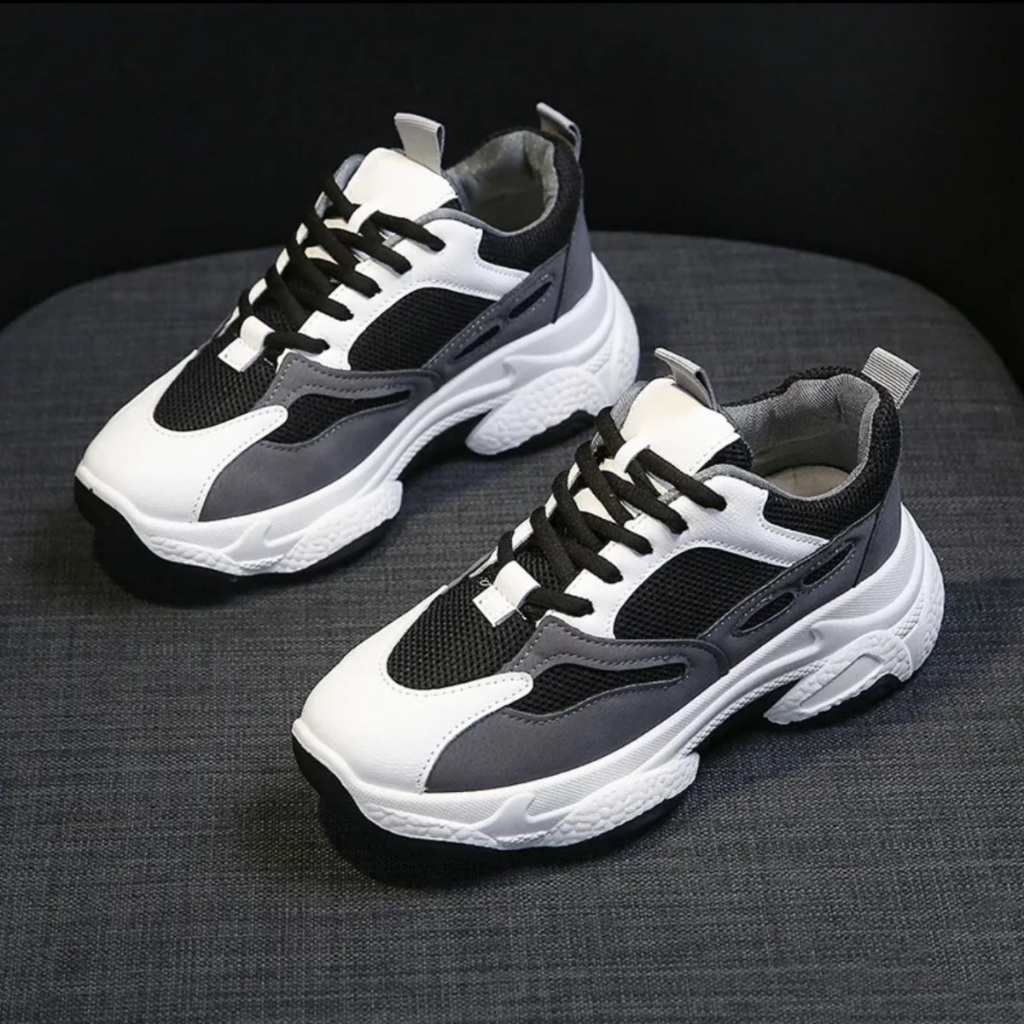 รองเท้าผ้าใบแฟชั่นผู้หญิง เสริมส้น 4.5cm ไซส์ 35-41 มี 2 สี นุ่มสบายการจับคู่สีคลาสสิกสีดำและสีขาว #Q77