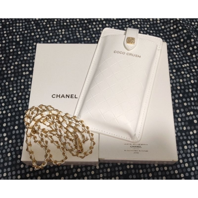 กระเป๋า Limited Edition Chanel Coco Crush Collection GWP VIP Gift  phone Crossbody Sling Bag มาพร้อมสายสะพาย ของแท้100%