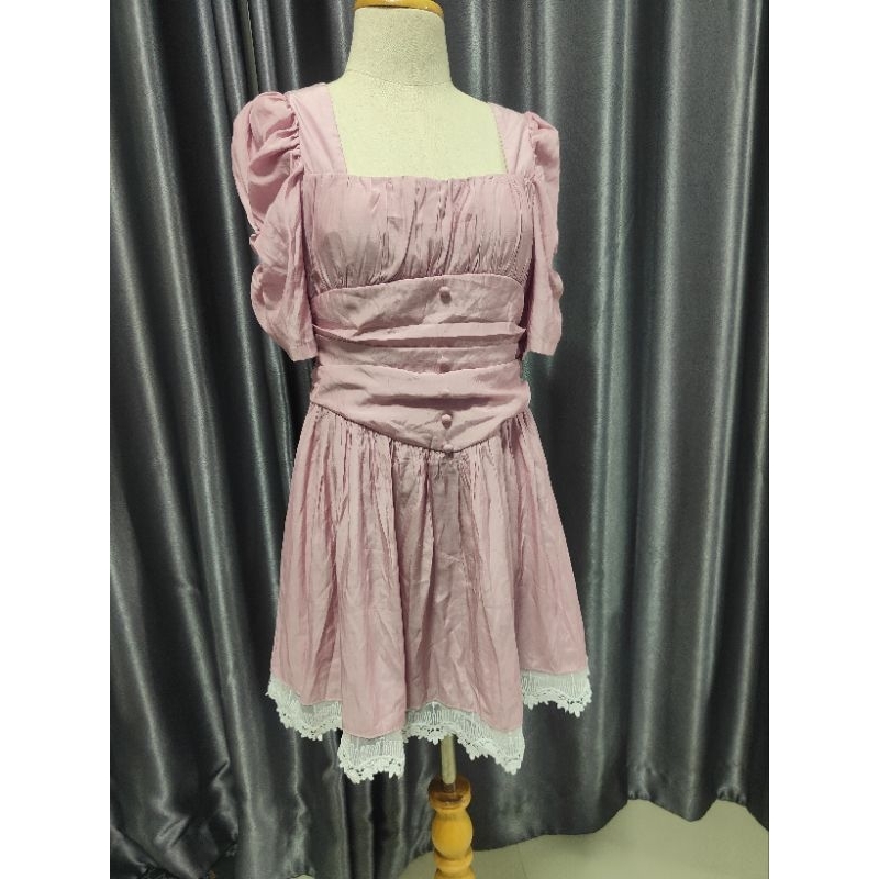 เดรสแบ๊ว ป้าย swan studio