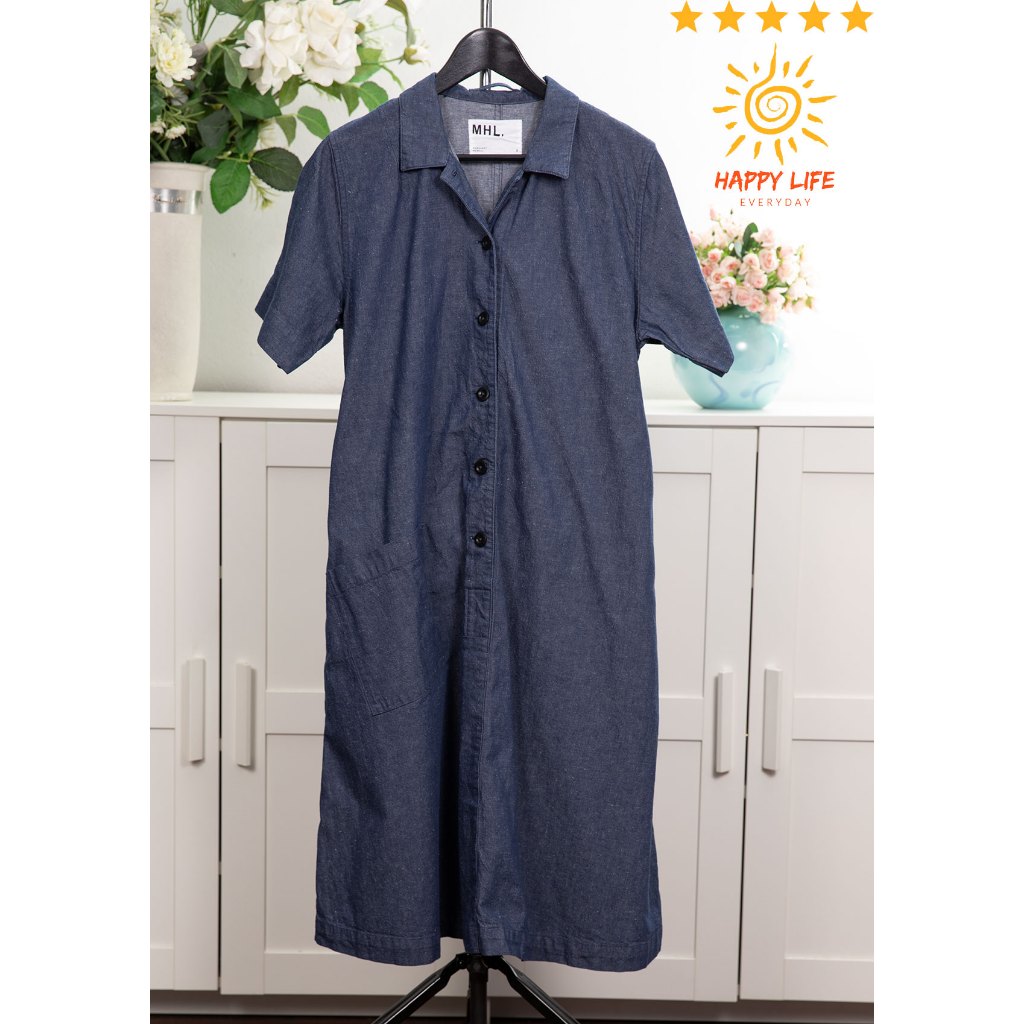เดรสมือสอง MHLคอปกแขนสั้นกระดุมหน้า ผ้ายีนส์สียีนส์เข้ม มีกระเป๋าด้านหน้าและมีกระเป๋าด้านข้างซ้ายขวา
