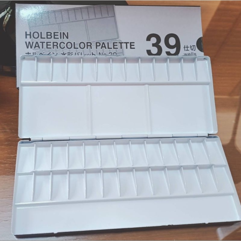 จานสีน้ำ โฮลุเบน อลูมิเนียม  35 ช่อง (No.200) Holbein aluminium watercoler palette 35 wells 水彩パレット