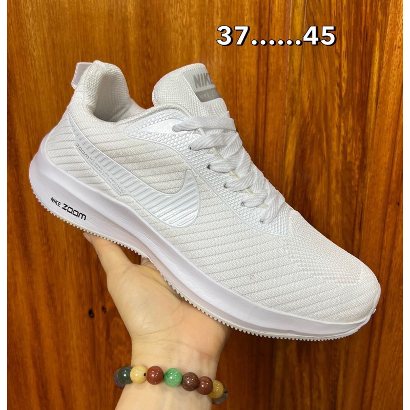 ถูกที่สุด พร้อมส่ง รองเท้าผ้าใบปลาย ผู้หญิงและผู้ชายใส่เบาสบาย(37-45) รุ่นมาใหม่