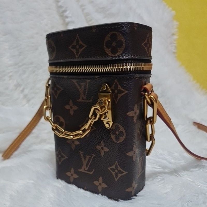 กระเป๋าหลุยส์Louis Vuitton ทรงกระบอก โซ่สวยมาก หมุดสวยปั้มลาย
