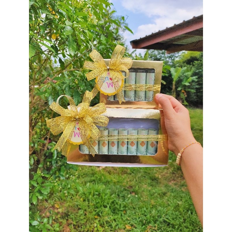 กล่องใส่ธนบัตร ของขวัญวันพ่อ ขนาด 5 ใบ และ 10 ใบ กล่องสีทองสวยมาก ใส่ได้ทุกแบงค์ (ลูกค้านำเงินใส่เองได้เลยจ้า)