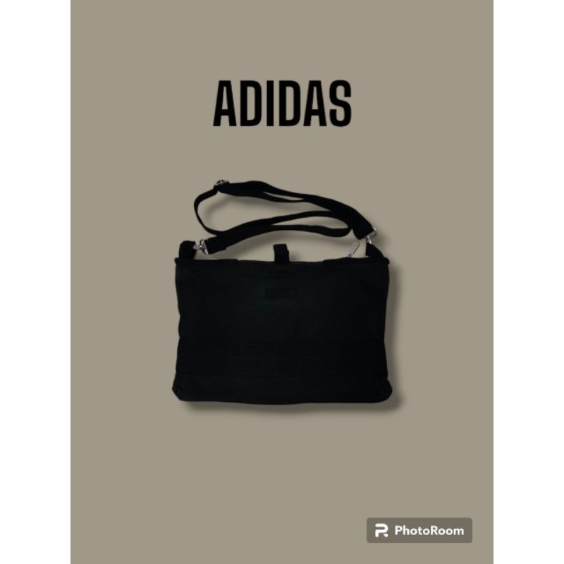 กระเป๋าสะพาย Adidas มือสอง สีดำ สภาพดี ⭐