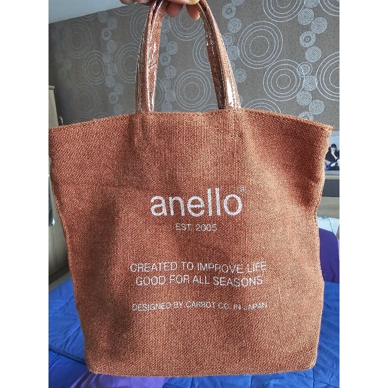 กระเป๋าถือใบเล็ก anello