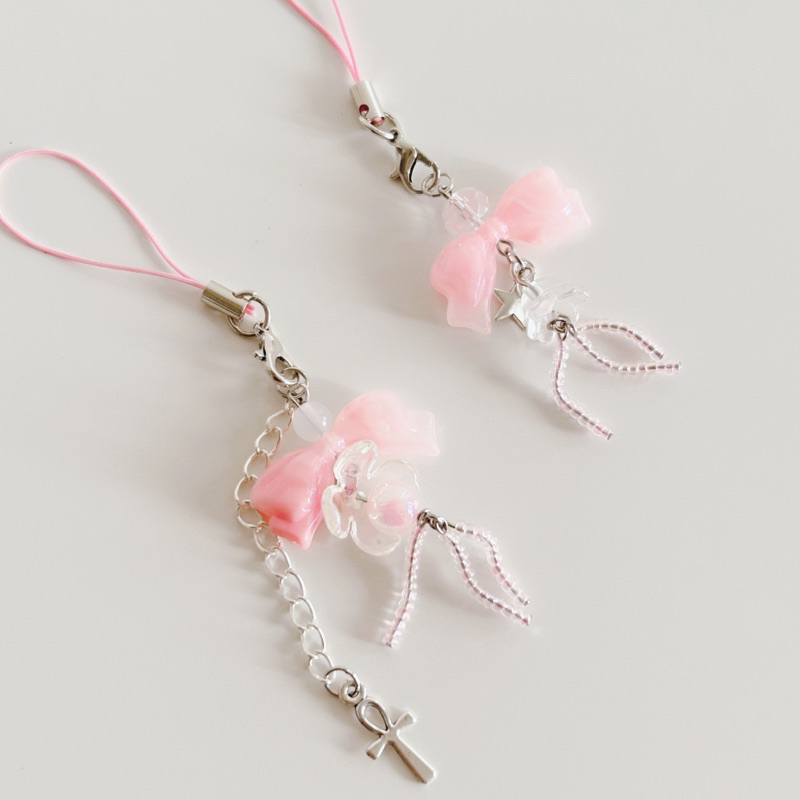 ო̤̫ jellyfish keychain - พวงกุญแจลูกปัด ห้อยกระเป๋า collection book🎀