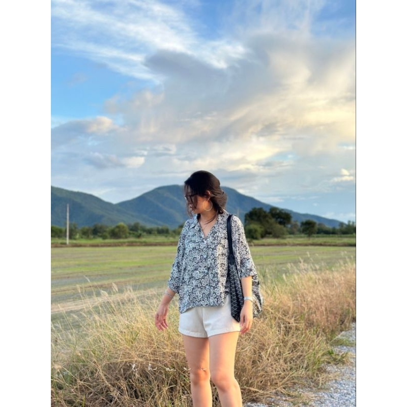 Thari.0811 #เสื้อฮาวายลายดอก #เสื้อสไตล์วินเทจ