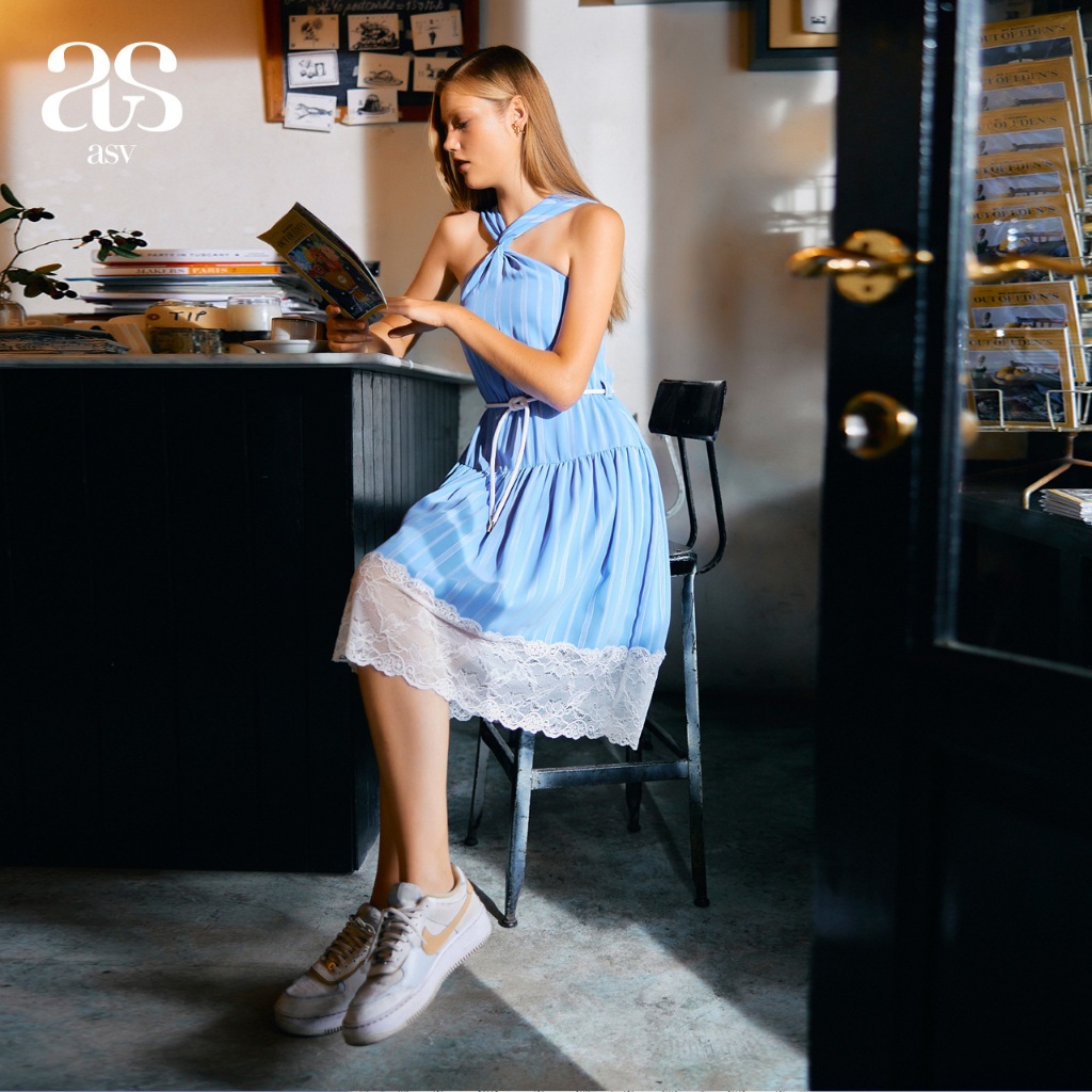 [asv aw23] Lucia Halterneck Dress เดรสผู้หญิง แขนกุด แต่งคล้องคอ แต่งเชือกผูกเอว  แต่งชายลูกไม้ ผ้าลายทาง