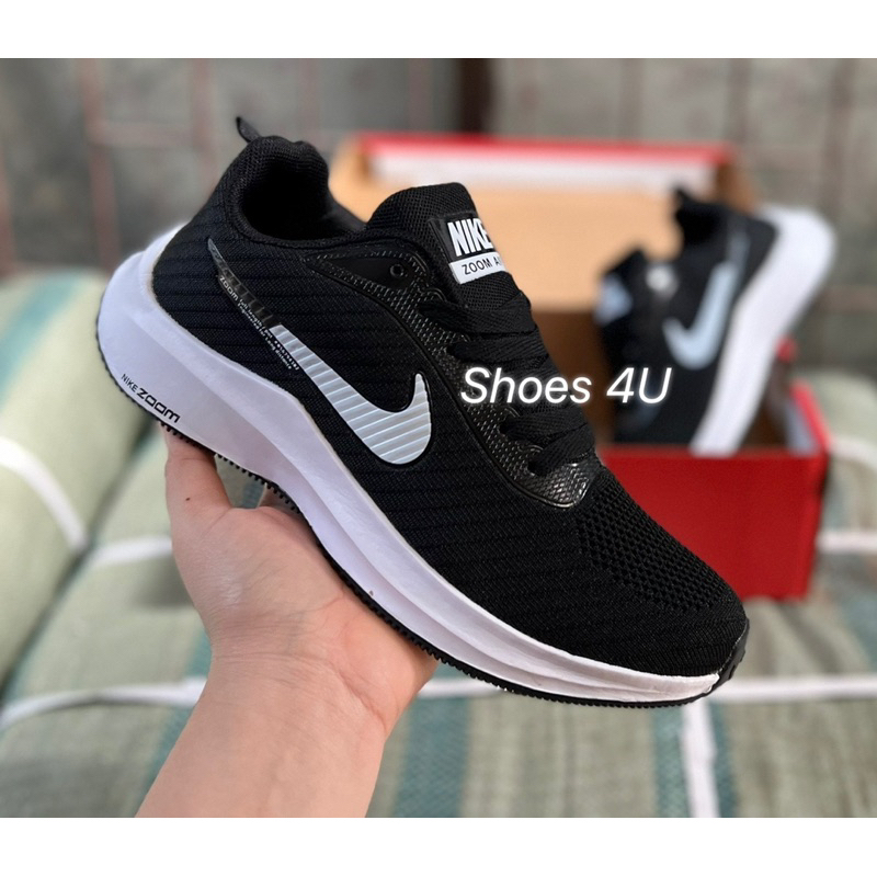 รองเท้าผ้าใบ มี5สี ให้เลือก ใส่ได้ทั้งผู้หญิงและผู้ชายsize36-45 แนะนำให้เผื่อ1ไซร้ค่ะลูกค้า