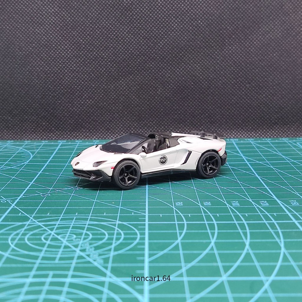 majorette lamborghini aventador svj roadster no.22 สีขาว ล้อยาง หายาก
