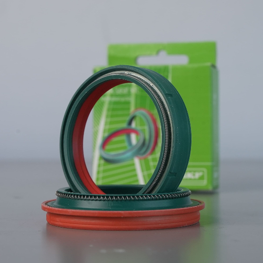 SKF Dual Compound ซีลโช๊คระดับสูง เพิ่มความทนทานมากขึ้นกว่าเดิม