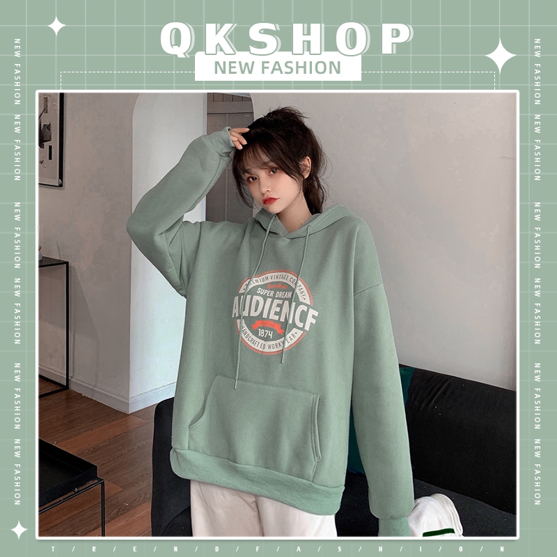 QKshop สกรีนลายสุดเท่ห์ มีกระเป๋าด้านหน้า สาย y2k ห้ามพลาด ผ้านุ่มนิ่ม ใส่สบาย กันแดด กันหนาว สายชิวต้องมีติดตู้