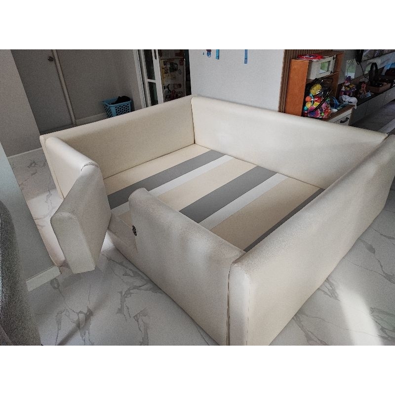 คอกกั้น​เด็ก​ 5​ฟุต​ babyselfy สินค้า​มือ​2