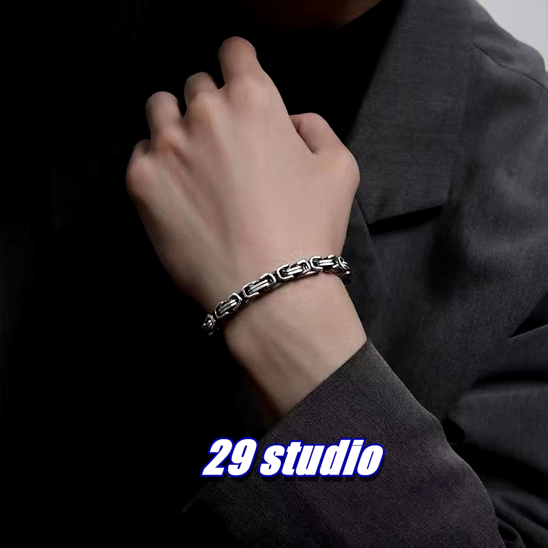 สร้อยข้อมือแฟชั่น ดีไซน์ไฮเอนด์ ทำจากเหล็กไทเทเนี่ยม ไม่ซีดจาง ใช้งานได้หลากหลายสไตล์สไตล์เดียวกับดารา