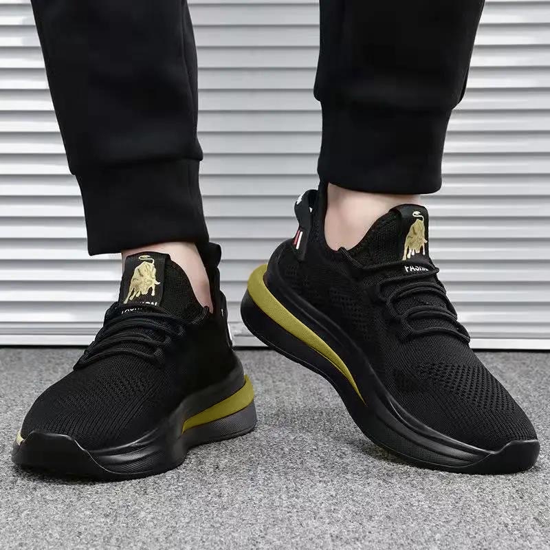 Yeeica   สบายแต่งตัวง่ายใส่ได้ทุกโอกาส ห้ามพลาดกันน้าา พร้อมส่ง sneaker ดีไซน์ sport เท่ห์ๆ วั แต่งลายด้านข้าง มินิมอลมา