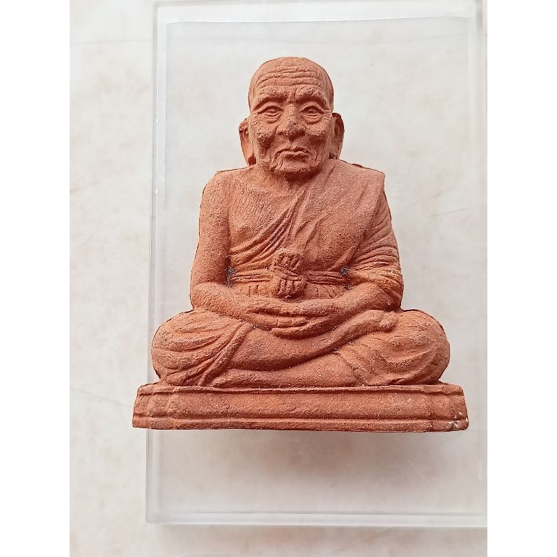 หลวงพ่อทวดแผ่นปั๊มลอยองค์เนื้อดินหอมโค้ดตัวเลขหายาก